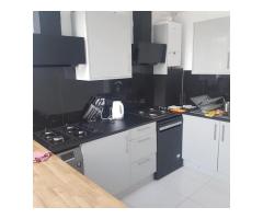 2 OSOBOWY DUZY POKOJ W DUZYM CZYSTYM DOMU OKOLICE SHIRLEY - Image 4