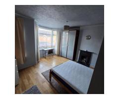 Bardzo Duzy Pokoj na So155lb obok general hospital - Image 4