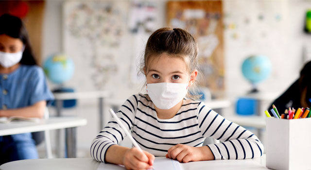 Strach przez koronawirusem: Czy muszę posłać dziecko do szkoły?