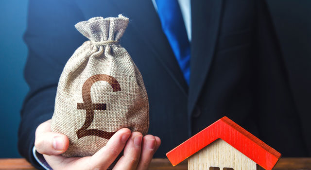 Rodziny o niskich dochodach „muszą oszczędzać przez 35 lat, aby kupić przeciętny dom w Londynie”