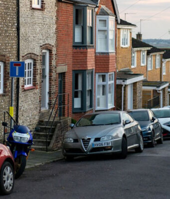 Kierowcy mają trudności z wysiadaniem z nowych pojazdów