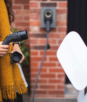 Od kwietnia przyszłego roku większość właścicieli samochodów zostanie obciążona nowym podatkiem w wysokości 410 funtów