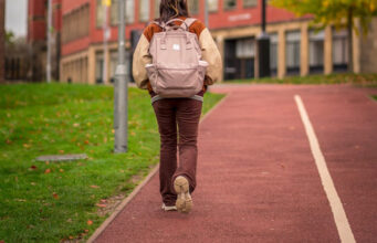 Rady pokrywają koszty transportu szkolnego dla 470 000 uczniów w Anglii