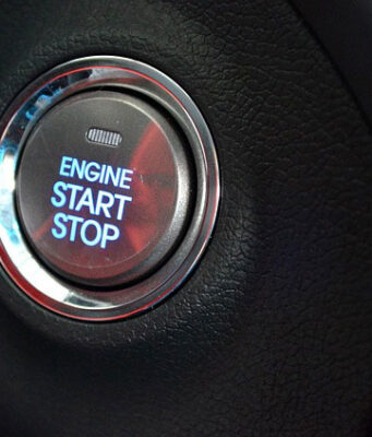 Urządzenia do kradzieży samochodów bezkluczykowych sprzedawane w Internecie za 20 tys. funtów