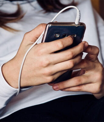 Dostawca pornografii ukarany grzywną w wysokości 1 mln funtów za nieskuteczne sprawdzanie wieku