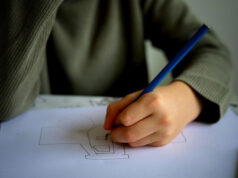 Dane dotyczące ubóstwa dzieci w Wielkiej Brytanii zostaną skorygowane w dół